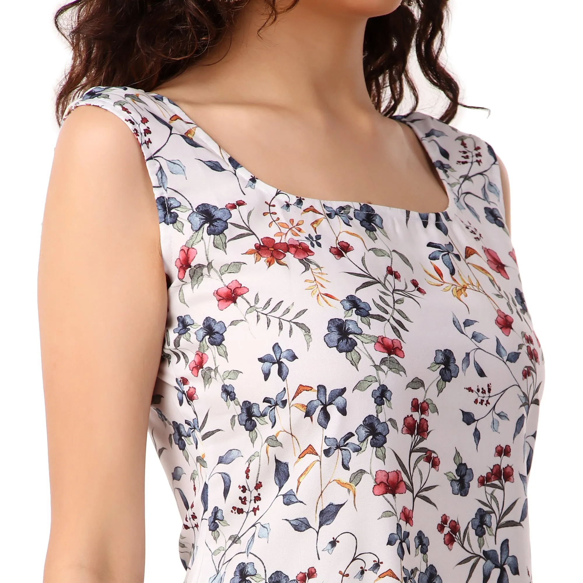 Magnetism white Rayon Floral Print Kurti with Pant (Customise)